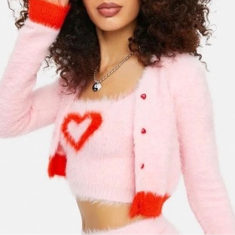dELiA*s fuzzy pink heart set
